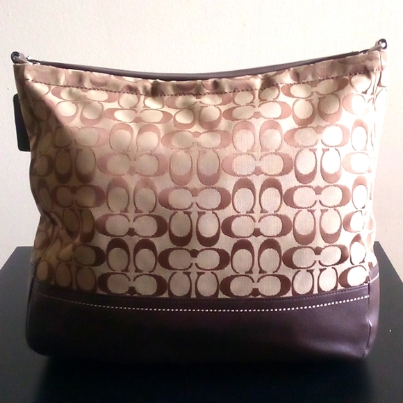 Coach - Picture 2 of 4